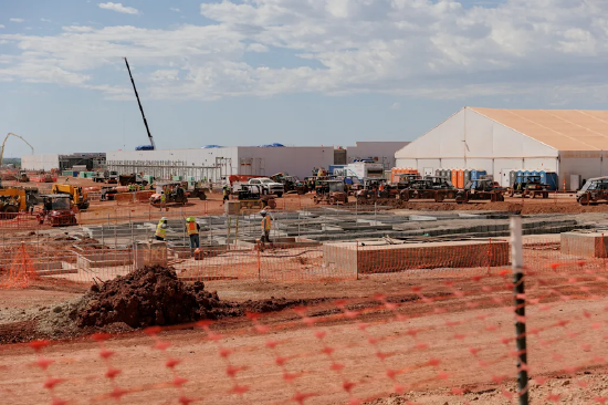 人工智能基建扩张面临一道难题:一万亿美元现金也无力解决